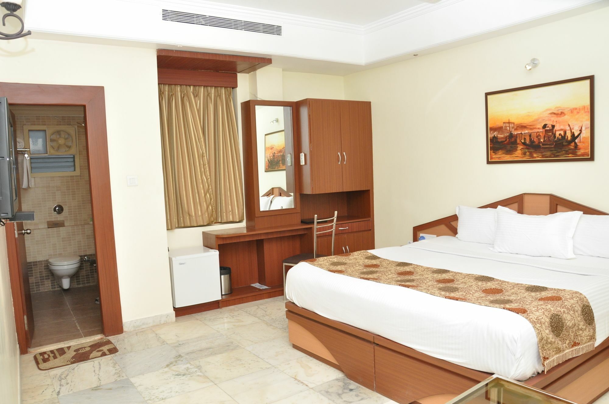 Bk Castles Hotel Jabalpur Exterior foto